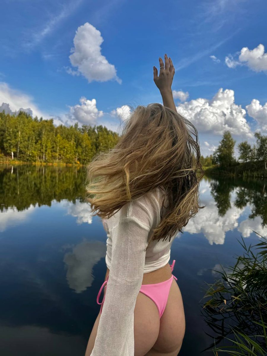 CandyLipsOff's tweet photo. I miss summer 🥲 https://t.co/BbiPVdYbWg