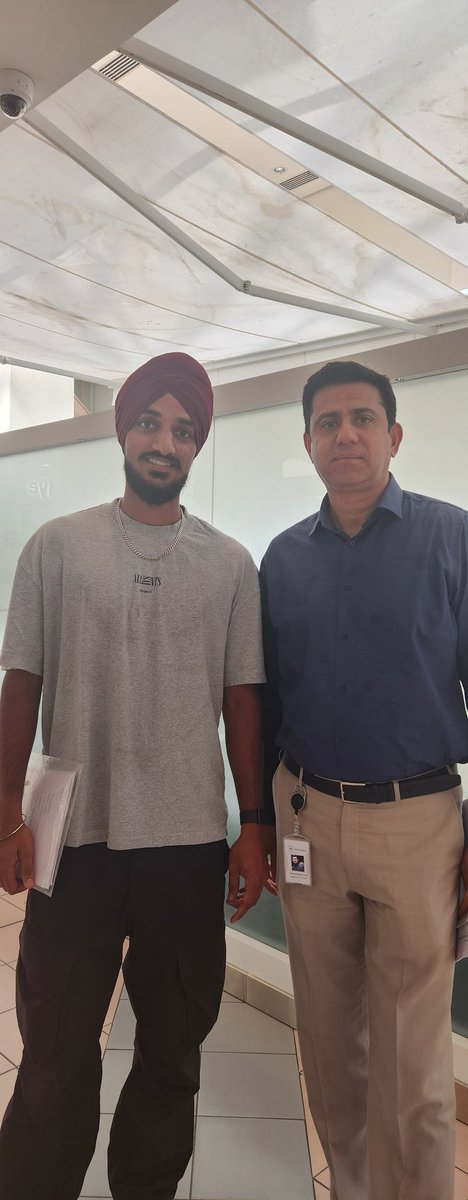 🇮🇳Haider Amaan Haider (@poethaideramaan) on Twitter photo Youn jo pardes mein apno se mulaqaat hui
Ghar ki bus ghar ki bohat dair talak baat hui
World-renowned Indian cricket team bowler, my brother Arshdeep Singh, visited my office to day. Wishing Team India the best of luck for the #ChampionsTrophy2025
Jai Hind! 🇮🇳
<a href="/arshdeepsinghh/">Arshdeep Singh</a> Youn jo pardes mein apno se mulaqaat hui
Ghar ki bus ghar ki bohat dair talak baat hui
World-renowned Indian cricket team bowler, my brother Arshdeep Singh, visited my office to day. Wishing Team India the best of luck for the #ChampionsTrophy2025
Jai Hind! 🇮🇳
<a href="/arshdeepsinghh/">Arshdeep Singh</a>