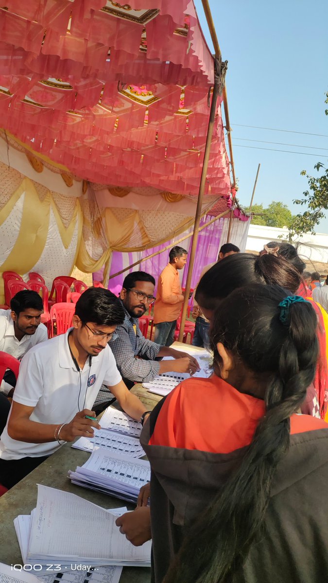 Nss_Sci_clg_bsp's tweet image. त्रिस्तरीय #पंचायत_आम_चुनाव_2025 अंतर्गत आज दिनांक 17-02-2025 को महाविद्यालय रासेयो की बालक इकाई से स्वयंसेवक गौरव श्रीवास ने मतदान केंद्र में जाकर निस्वार्थ सेवा प्रदान की।✨
#vote4sure
#Nothing_Like_Voting 

@_NSSIndia @NssChhattisgarh 
@CG_Nirvachan @mybharatgov 
@NSSRDBhopal