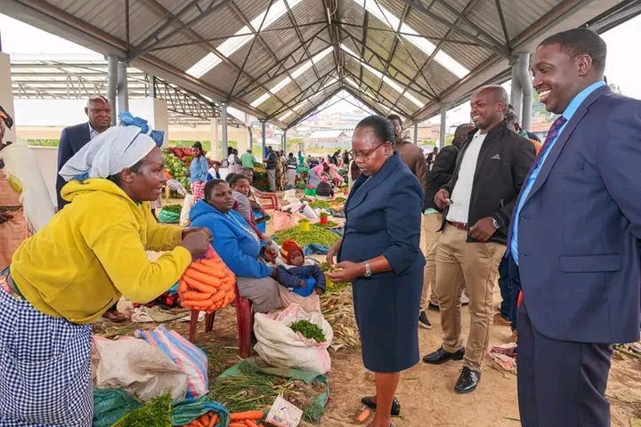Honkemeicollins's tweet photo. Governor Stephen Sang's achievement: #KapsabetFreshProduceMarket is a game-changer for local farmers &amp; consumers. It boosts farm incomes, promotes fresh, local food, strengthens community bonds, and supports sustainability. #ContinuedTransformation #Winchit
@Araap_Sang https://t.co/e0c4626k2O