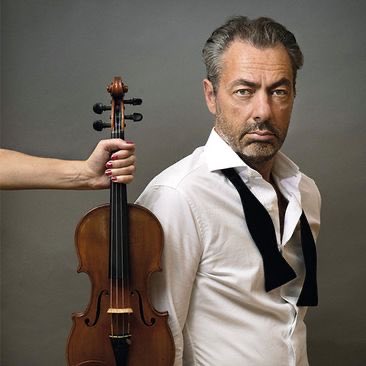 #Fifty_Shades_to_Fiddle met ⁦<a href="/MICHAMOLTHOFF/">Micha Molthoff</a>⁩ op vrijdag 28 februari om 20.30 uur in ⁦<a href="/TheaterTrefpunt/">Theater Het Trefpunt</a>⁩ #Warmond. Deze zeer veelzijdige violist vertolkt tijdloze viooltjema’s op briljante wijze. Kaarten ad €19,50 zijn verkrijgbaar via theaterhettrefpunt.nl