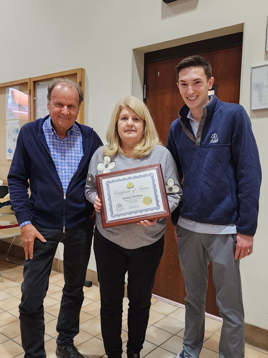 After 39 amazing years, Robin Holden is retiring!  Since April 9, 1985, you've been a huge part of Klingspor, and your hard work and dedication will never be forgotten. Wishing you all the best in this next chapter of your life! 🎉 #happyretirement #employeeappreciation