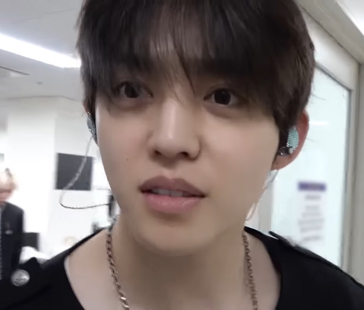 barefaced scoups 🤍