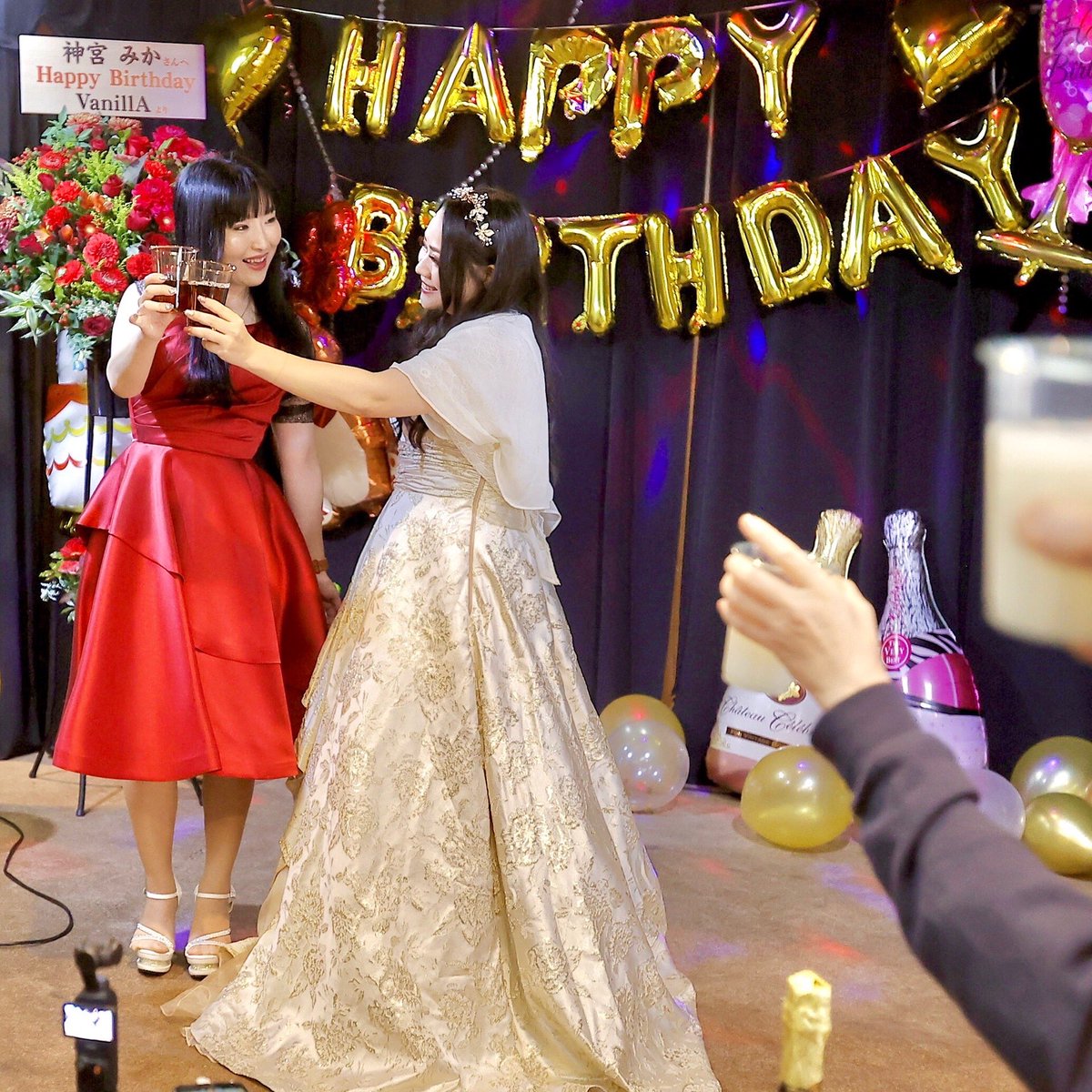 MANOSAYA's tweet photo. みかちゃんのBD会
参加させていただきました
みかちゃんあゆぴー
おめでとうありがとう🙏

かわいくてきらきらで幸💐 https://t.co/fV1PWBrQyY
