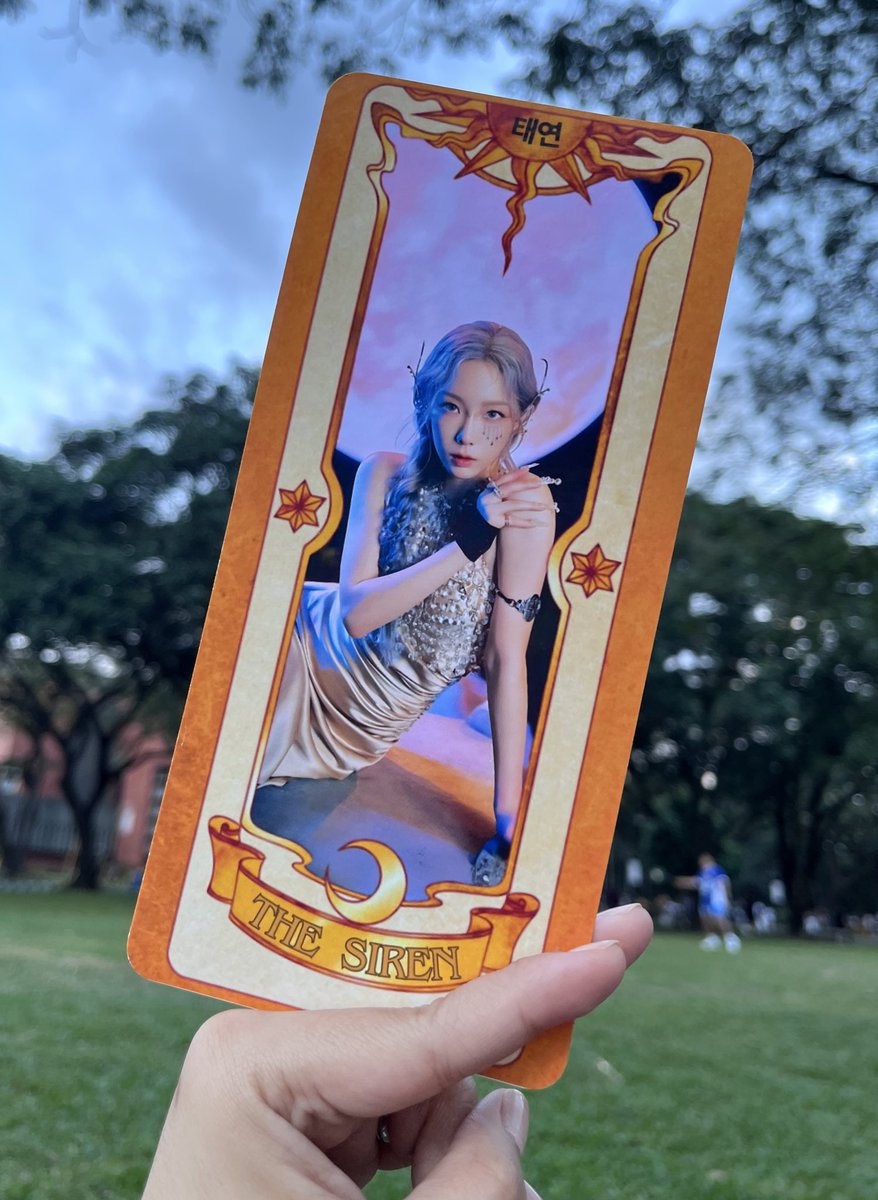 eommaDAY's tweet photo. Actual photo of the clowcard 🌙💫
#TAEYEON #태연 #소녀시대
#TAEYEON_TheTENSE #TheTENSE #MANILA #TAEYEON_TheTENSE_in_MANILA https://t.co/h5nrtIcy9Z