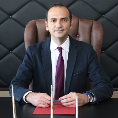 Ankara Medipol Üniversitesi Rektörü Prof. Dr. Tolga Tolunay'ın makam aracında uyuşturucu madde yakalandı. (Elips Haber - Muhammed  Vefa)