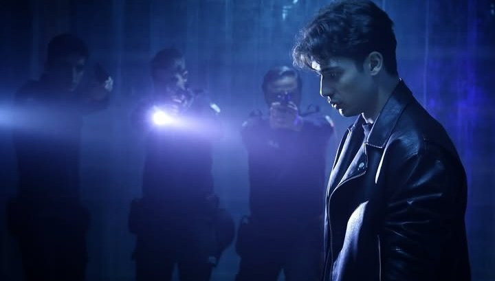 "Sen... beni bir katil olduğuma inandırdın. İşte şimdi gerçekten bir katil oluyorum. Şah, Mat."