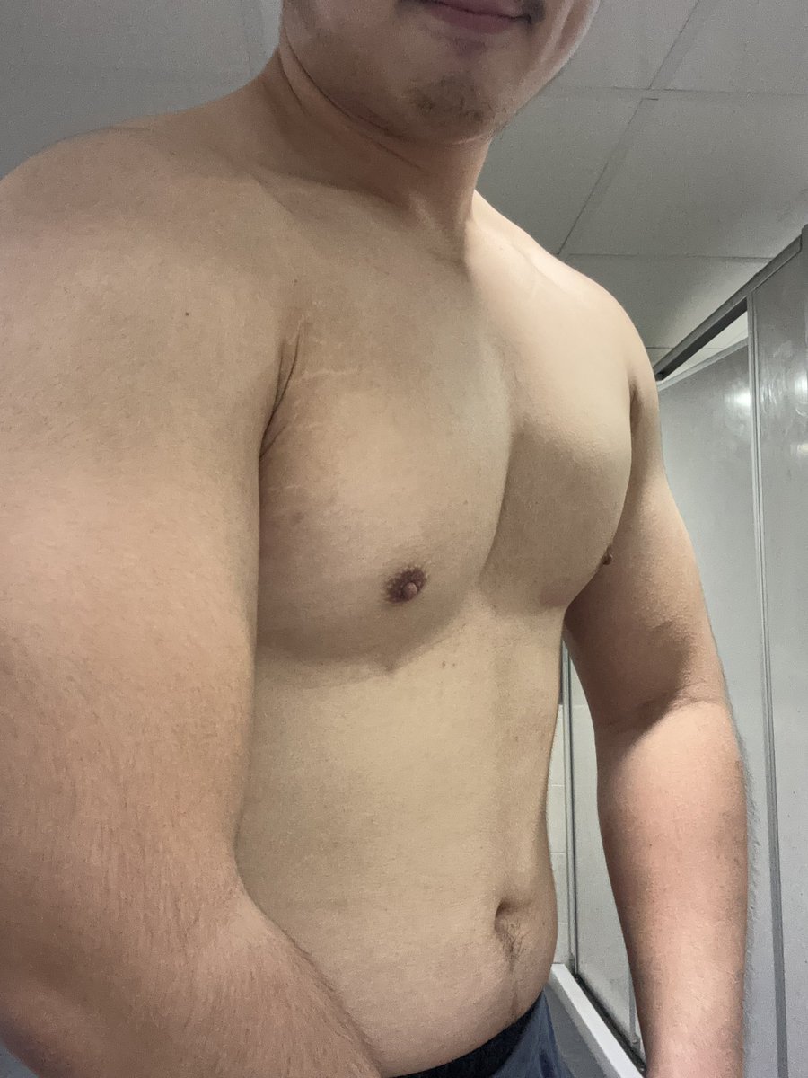 消失了快一週多，終於生病好轉許多，可以回來健身了，感覺有點消風了