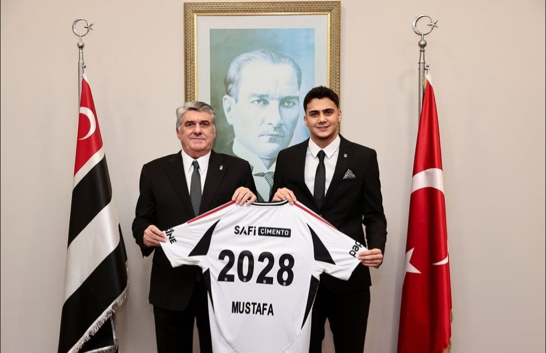 nocontexmustafa's tweet photo. yavru kartal bir süre daha yuvasında 🦅 https://t.co/lSFVRCWjxB