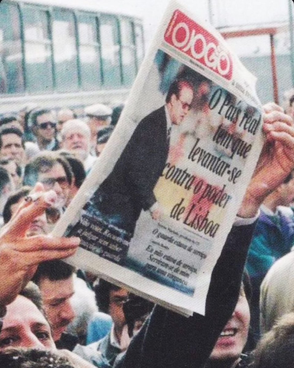 Lisboa tremeu nos últimos segundos de Pinto da Costa no Estádio do Dragão, ao mesmo tempo que se cantava o hino do FCPorto.

Na despedida de um amante de poesia, não haveria momento mais poético.