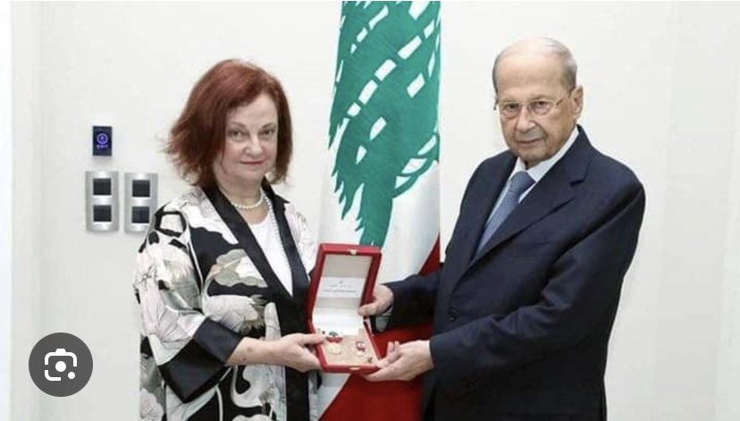 helo1466387's tweet photo. يكفيها فخراً انها تكرمت من فخامة الجبل العماد ميشال عون ومن اعلى سلطة قضائية في فرنسا والباقي تفاصيل زغيرة https://t.co/0jW5WOb3Zq
