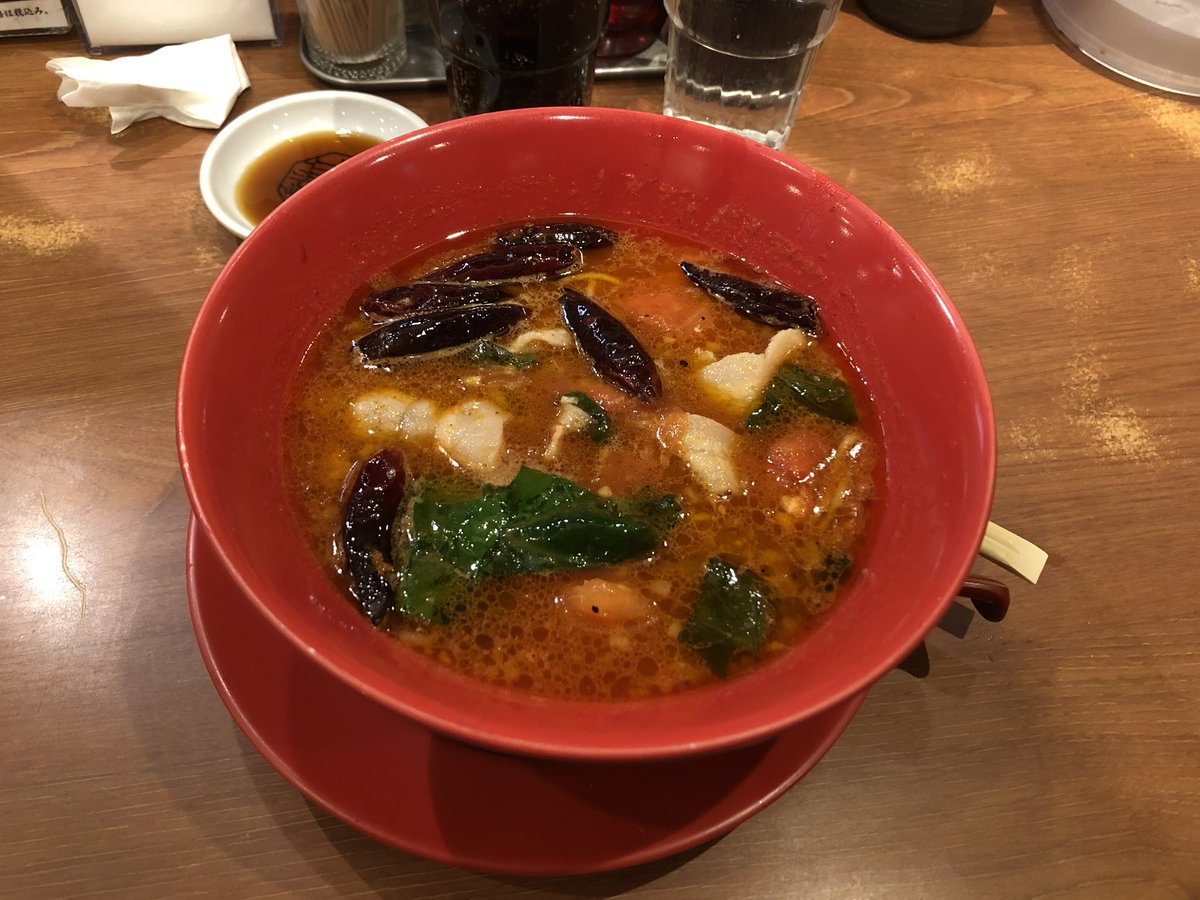 ueezinn's tweet photo. 📍규슈라멘 키오 - 토마토 라멘
진짜... 강강강강추합니다 비록 웨이팅은 1시간 반이었지만 음식 나오자마자 한 그릇 뚝딱 다 먹었어요 느끼한 맛 전혀 없는 그냥 대박 맛있는 토마토 라멘 https://t.co/mcH2HW6mTG