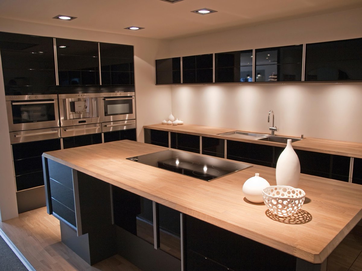 Your bathroom and kitchen are two of the most important spaces in your home. Let Armoured Touch Inc. help you make them beautiful and functional! Call us today to schedule your remodeling or renovation project.