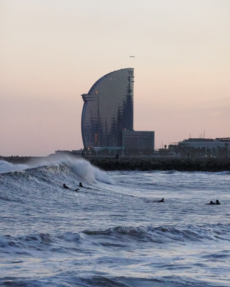 Facing the Mediterranean Sea, stands one of Barcelona’s most iconic landmarks. 🌊✨

Visit 📍 Hotel W, a stunning seafront escape offering breathtaking views and an unforgettable experience on Barcelona’s coastline!

#InLOVEwithBarcelona ❤️
📸 IG |<a href="/fsurfcat/">Federació Catalana de Surf</a>