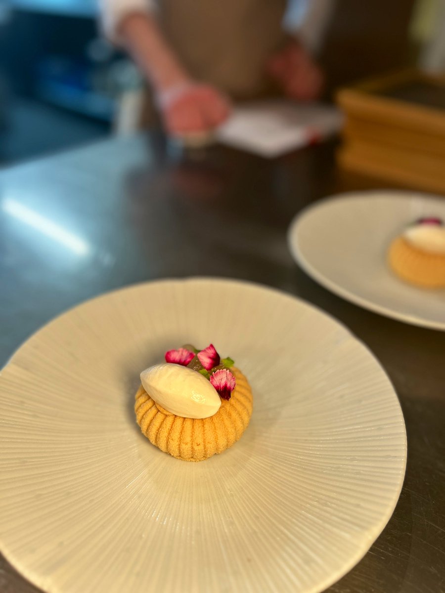 CanteenTweets's tweet photo. Pear π
Bergamot | Ginger
@nyetimber @WinterhalterUK @williamsref @chefworksuk @UdaleFoods @GeoffSnelgrove @bonemastersuk #TSCLIVE Chef Networking Lunch at restaurant Faru https://t.co/WPLrhSoXTQ