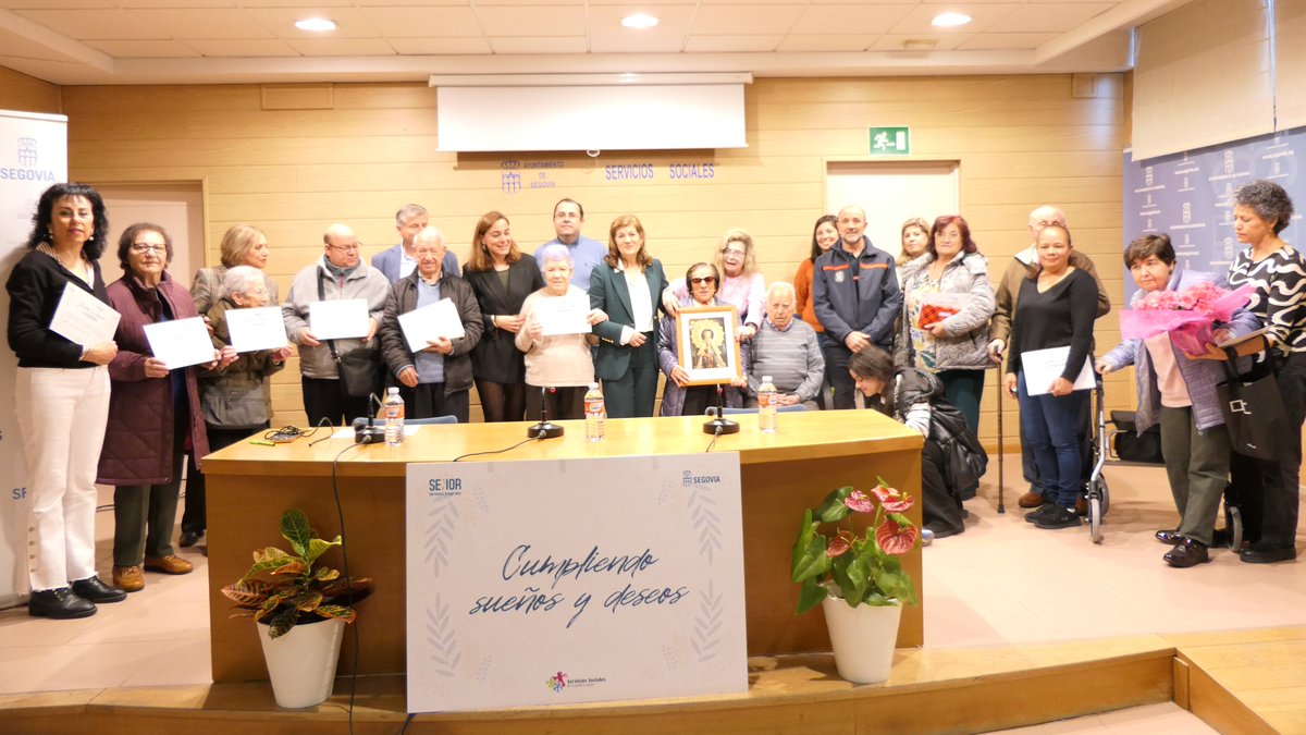 Laura_CantPon's tweet image. Cumplir los #Sueñosydeseos de los usuarios del #Sad del @segovia_es es apoyar sus #ProyectosDeVida. Esto sí es #AtenciónCentradaEnLaPersona #SeniorServiciosIntegrales @Clece_