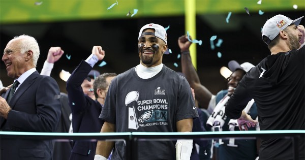 sociallyK's tweet photo. Super Bowl 59 reached an average of 127.7 million viewers from across Fox, Fox Deportes, Tubi, Telemundo, and NFL digital properties. #EffectvEmp https://t.co/HhTN6s16uU https://t.co/4It9Of75zl