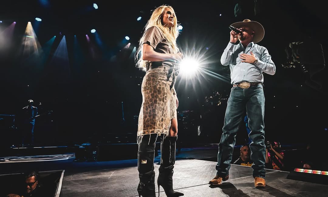 Fun with friends! ‘Twas a pleasure joining  <a href="/codyjohnson/">Cody Johnson</a> on stage Saturday night at <a href="/BrdgstoneArena/">Bridgestone Arena</a>! He’s the real deal, folks! Such a great show and what a LOUD crowd! #Nashville 
📸: <a href="/jtrevinophotog/">Jay Trevino Photo 📸</a>