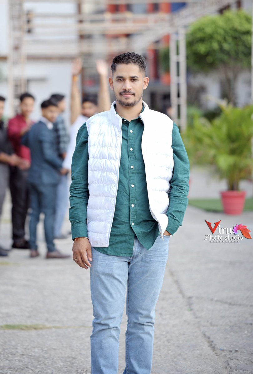 devrari_devkant's tweet photo. “ दुआ करो कि सलामत रहे मेरी हिम्मत “
“ ये एक चिराग़ कई आँधियों पर भारी है “ https://t.co/GJxx3bAvQ9