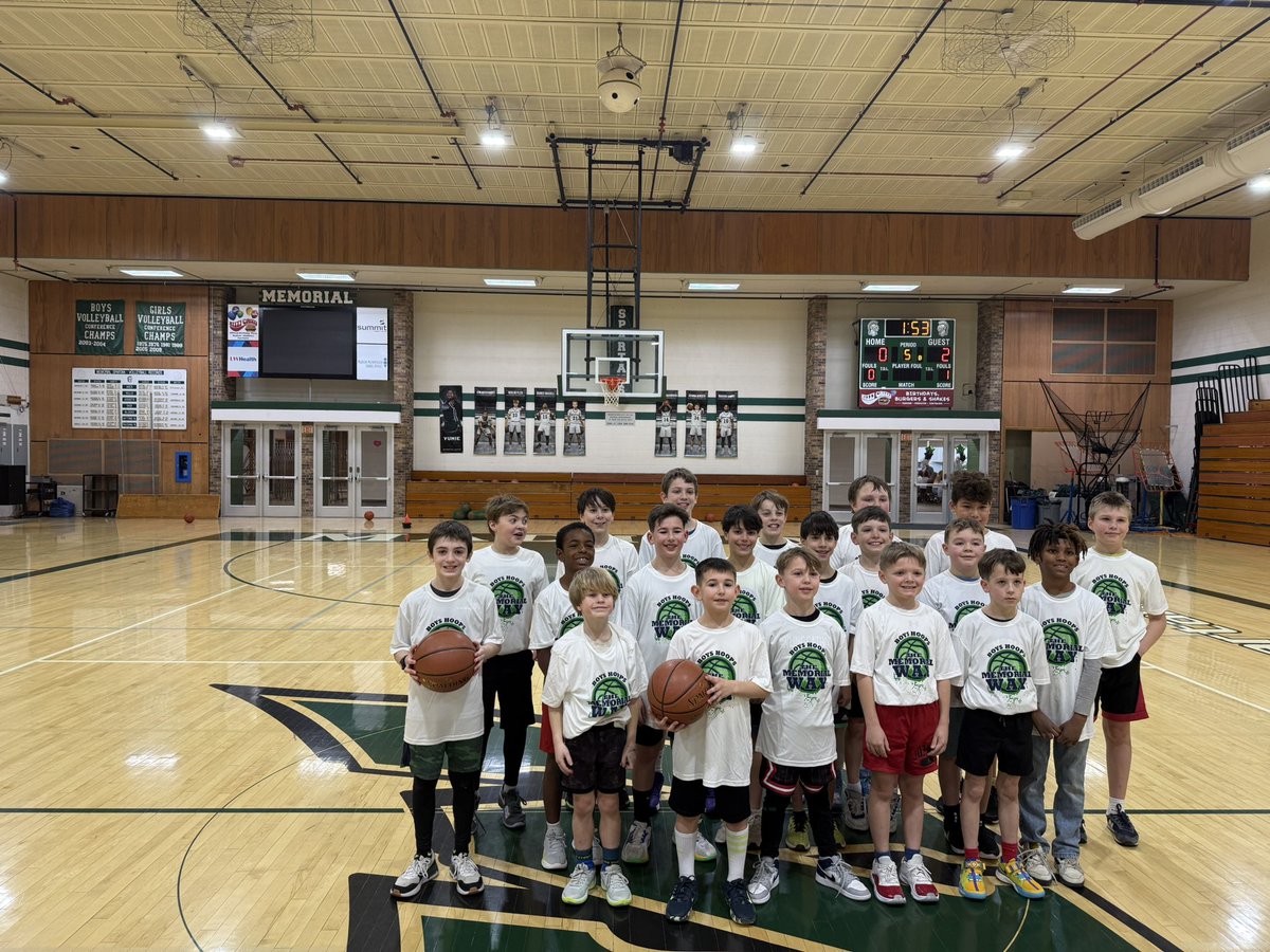 Busy weekend for Spartan Nation!

All levels defeated visiting Waipun Saturday, Varsity winning 84-45.

Sunday we held our final winter youth clinic. Shoutout to these hoopers for their hard work! #FutureSpartans