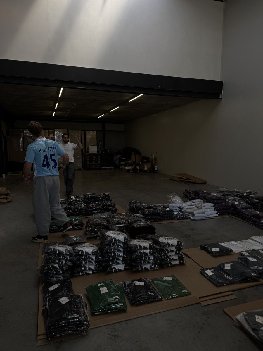 Empty warehouses can make a man happy

Smells like opportunity lol