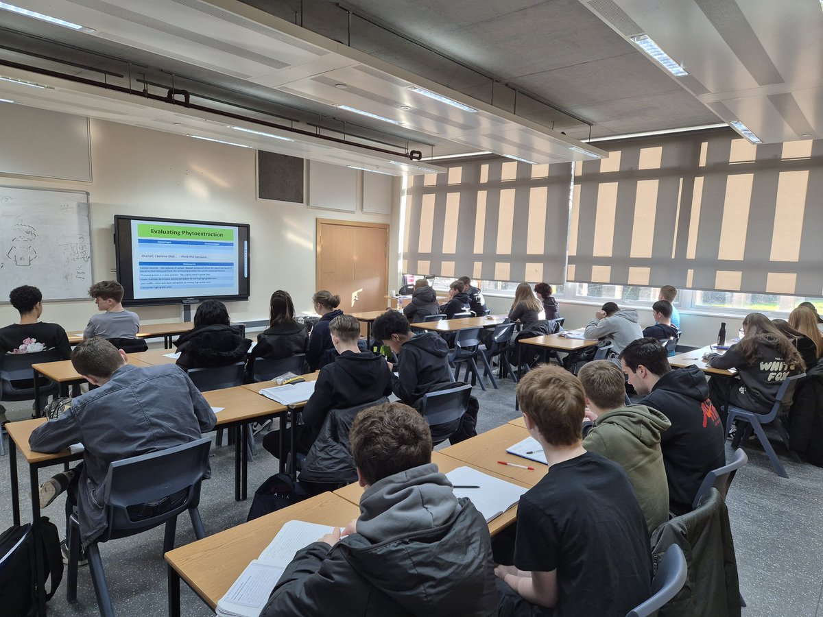 Fully packed classroom for Monday's science aspiration in half term. Same outcome for F tier and Separate! Took 2 hours of learning extraction methods back to back like champions 🫡 <a href="/EppingStJohns/">ESJ</a>