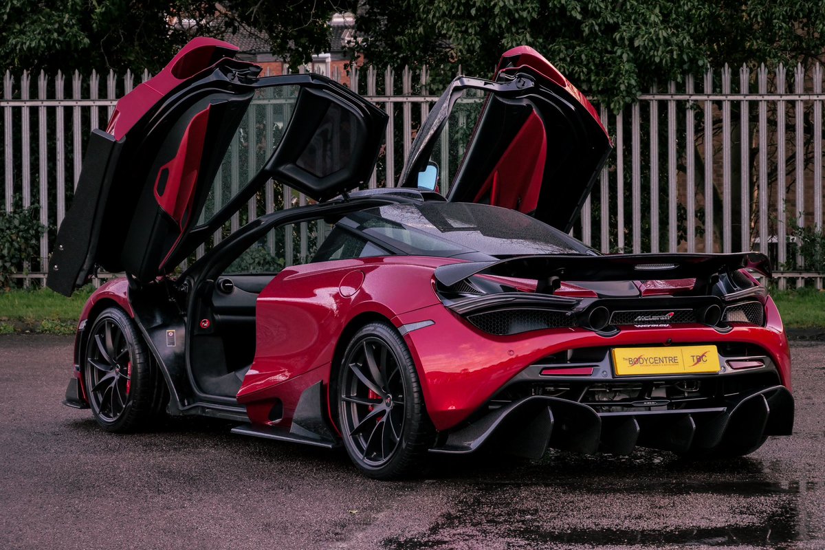 How good does this <a href="/McLarenF1/">McLaren</a> 720S look after we fitted the CT Carbon kit? 😮‍💨