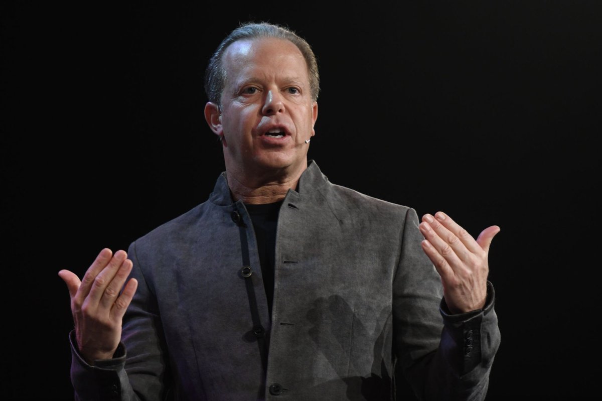 wayneyap's tweet photo. This is Dr. Joe Dispenza.

He teaches people how to heal from Stage 4 cancer (and more) through the power of the mind.

I didn't believe it... Until he taught me how to pop the DMT in my pineal gland w/o drugs.

Here are 9 of his insights that transformed my life: https://t.co/3fN3EaOXLO