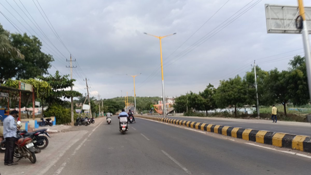 bailhongal_byte's tweet photo. Spacious roads of New Bagalkote 🛣️
#Navanagar #Bagalkote https://t.co/yOv7x8yxBO