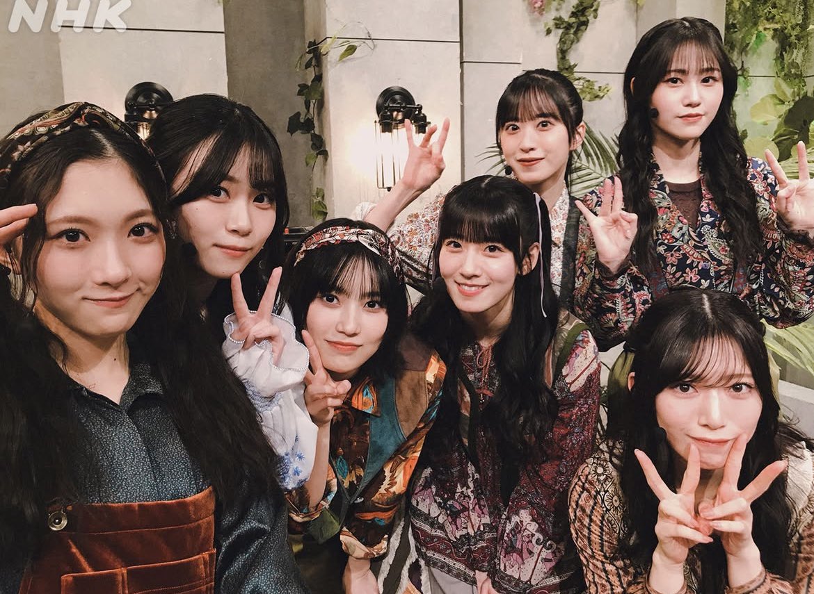 manaka2go's tweet photo. 3期の写真ありがたすぎる https://t.co/J0UQdt3mI5