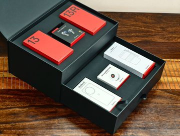 AtmnirbhrBharat's tweet image. My honest review of the Flagship OnePlus 13:

Powered by Snapdragon 8 Elite and OxygenOS 15 on Android 15, it delivers top performance, vibrant visuals, and lasting battery.

Click on this to read the full in-depth review.

Let's go:

#OnePlus13 #OnePlus13R