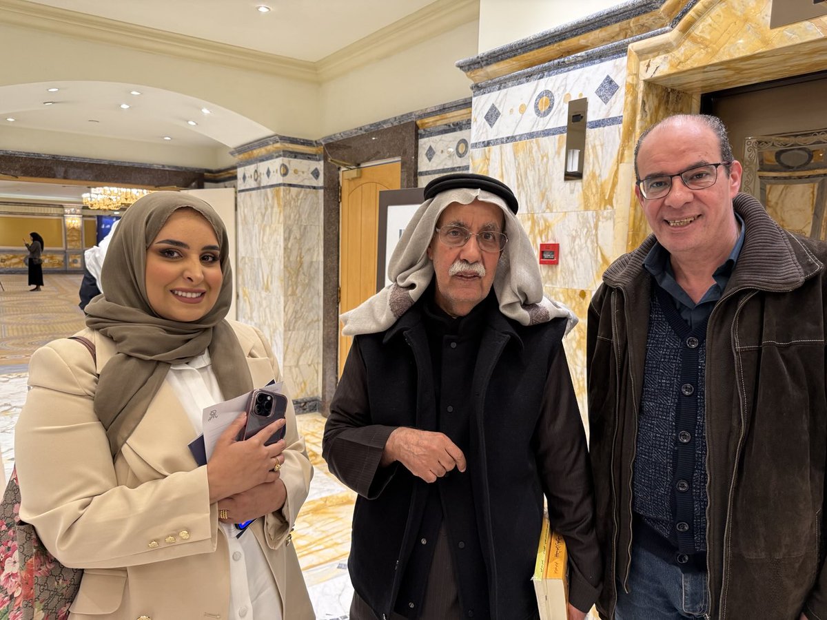 bihokuwait's tweet image. كان حضور وحديث الدكتور الصديق الجميل #عبدالله_الغذامي في الجلسة الحوارية التي أدارتها بإقتدار كبير الأستاذة #لطيفة_المطيري مبهراً بجميع تفاصيله. اهلاً وسهلاً بالأستاذ الكبير بين محبيه الكُثُر في الكويت بلده، ولا أقول الثاني. 
شكراً #مهرجان_القرين