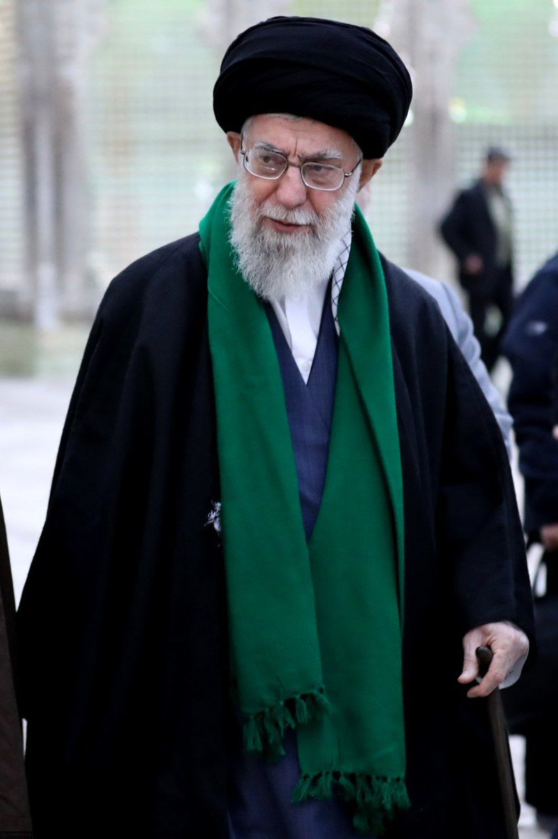 به کوری چشم بعضیا
۱۰۰۰ کامنت #لبيك_يا_خامنه_ای‌ زیر این پست بزارید!