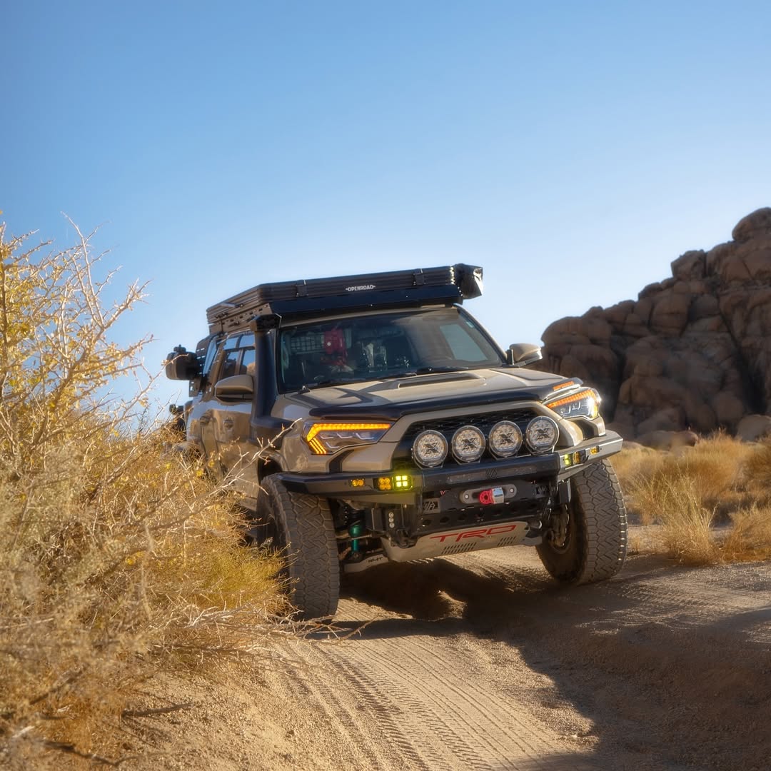 YIER284453's tweet image. Gear up for your next adventure! 🚙💨 Our premium side awning is perfect for any outdoor explorer, providing quick and reliable shelter wherever you go. Whether it’s a camping trip or a road adventure, this awning is your must-have companion. 🌄✨
#OffRoadGear #CampingEssentials