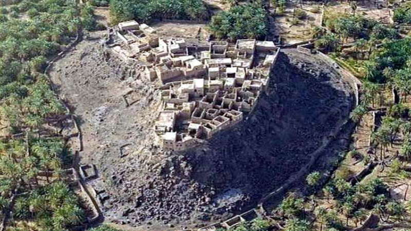 غزوہ خیبر، اس غزوہ کو کہتے ہیں جو سات ہجری کو مسلمانوں اور یہودیوں کے درمیان لڑی گئی۔ 
کیونکہ یہود نے دوسرے عرب قبائل کے ساتھ مل کر مسلمانوں کے خلاف سازش کر کے امن معاہدے کو توڑا تھا۔
 خیبر یہودیوں کا مرکز تھا۔ جو مدینہ سے ایک سو پچاس کلومیٹر شمال میں واقع تھا۔ اس جنگ میں دس ہزار