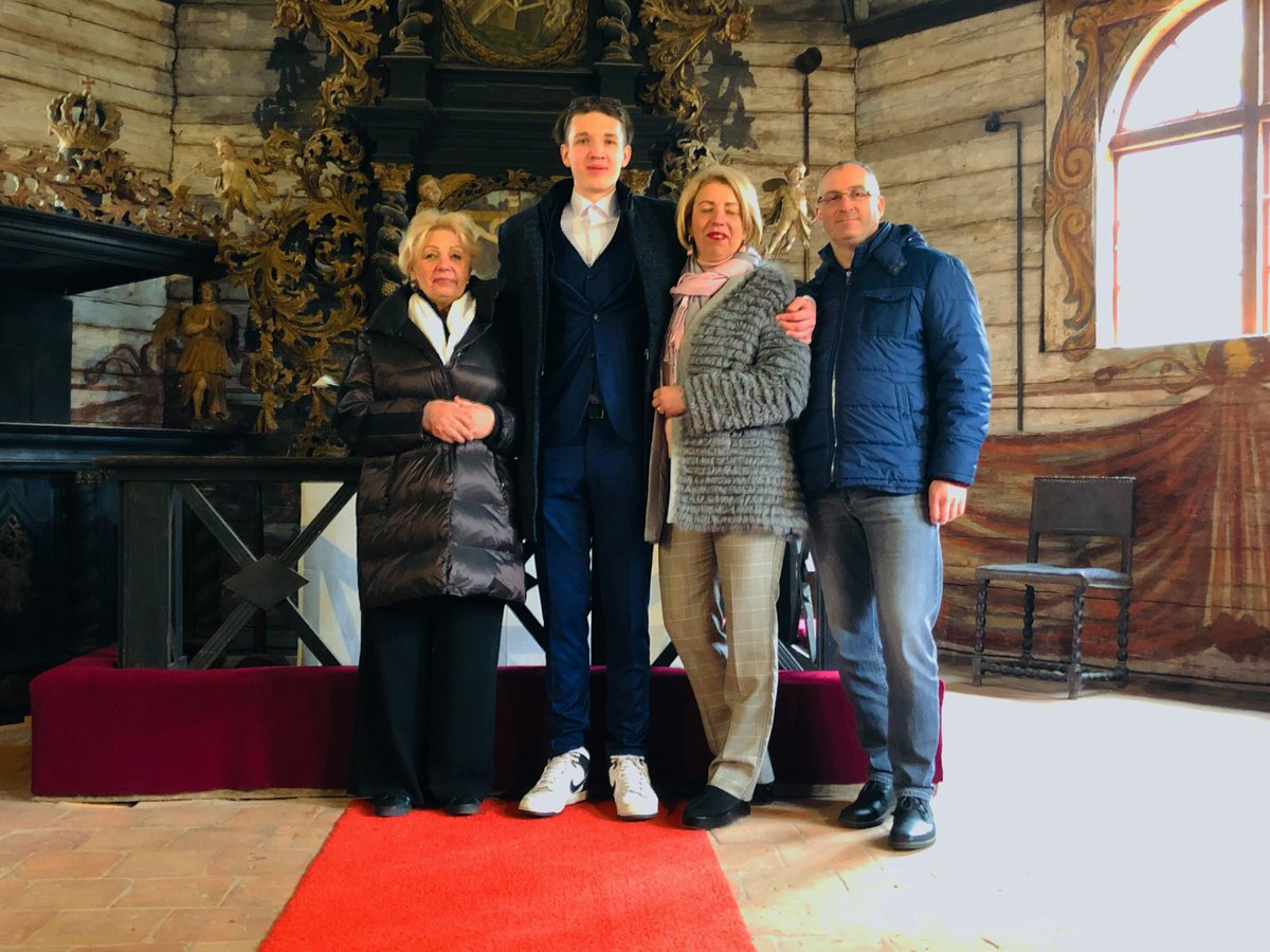 vkoralis's tweet image. SVĒTKI BRĪVDABAS MUZEJĀ
Usmas baznīcā Brīvdabas muzejā

#brīvdabasmuzejs  #usmasbaznīca  #kāzas , #kāzujubileja  vai #kristības  
ārpus reliģiskām organizācijām jeb #mācītājs un viņa #privatpraxis  #privātprakse #ceremonija #līgava #līgavainis #pāris 

Mācītāja darba cita