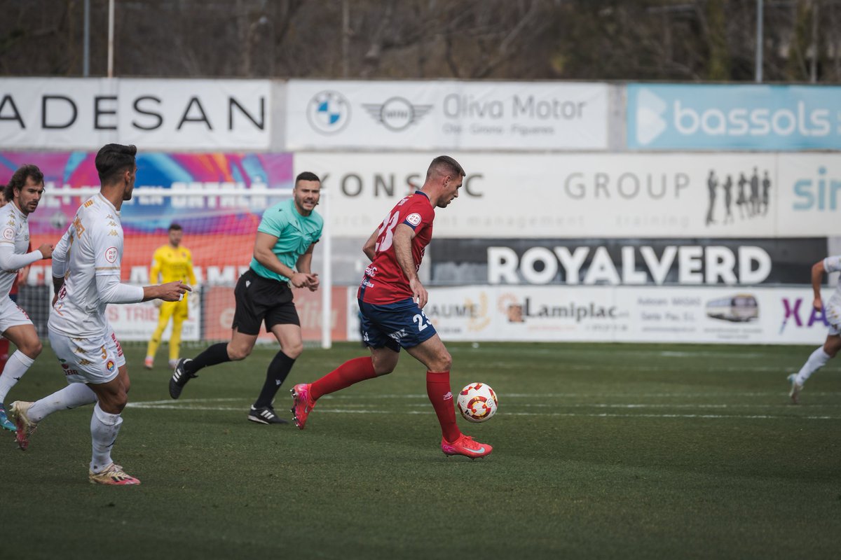 Unió Esportiva Olot (@ueo1921) on Twitter photo 🆕 𝔻𝕖𝕓𝕦𝕥𝕤 𝕒 𝕔𝕒𝕤𝕒
👉 <a href="/DaniHdez_10/">Dani Hernández</a> va ocupar la posició de lateral esquerre i va generar diverses ocasions de perill
👉 Rubén Enri es va situar en la punta d'atac i va forçar el penal marcat per <a href="/chemamoreno92/">Chema Moreno</a>
🆗 Bones sensacions!
#OlotSDIbiza #2RFEF3 #TornemAmbTu 🆕 𝔻𝕖𝕓𝕦𝕥𝕤 𝕒 𝕔𝕒𝕤𝕒
👉 <a href="/DaniHdez_10/">Dani Hernández</a> va ocupar la posició de lateral esquerre i va generar diverses ocasions de perill
👉 Rubén Enri es va situar en la punta d'atac i va forçar el penal marcat per <a href="/chemamoreno92/">Chema Moreno</a>
🆗 Bones sensacions!
#OlotSDIbiza #2RFEF3 #TornemAmbTu