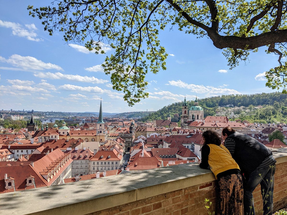 s1nagak1_beer's tweet image. チェコから本帰国して今日で丸2年が経ちました。駐在中の5年間はまさに魔法だったなあ。あの美しい街に自分が住んでいたなんて。
このチェコの魅力をひとりでも多くの人に知ってもらいたいのでこれからも発信していきたいと思います。
そして来年はチェコに行きたい！
#チェコへ行こう