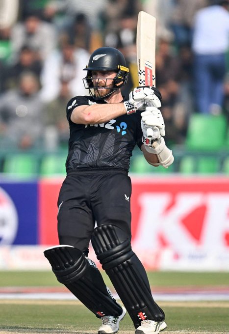 14th century in ODI cricket for Kane Williamson. 📹 Credits: Twitter/DurbansSG