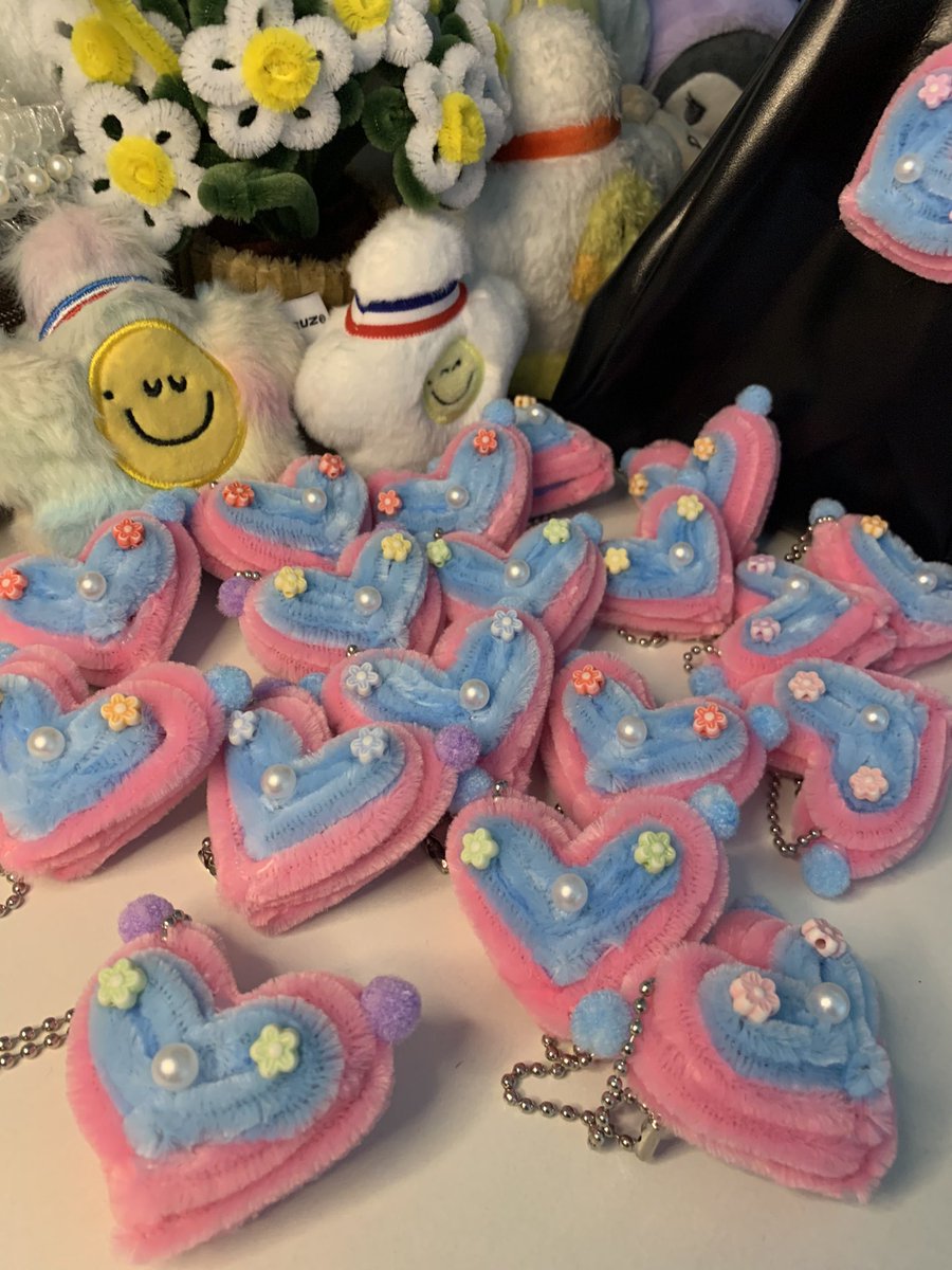 💌💕Giveaway `⊹ ‧˚✶

พวงกุญแจ&amp;ที่ห้อยกระเป๋าหัวใจ
แวะมารับกันด้วยนะค้าบ ตั้งใจทำมาก

🗓️: 14 feb 2025
📍: Impact arena
⏰: TBA.

#ValentineWithOurTreasure 🏹💘
#Kpopmasterz2025 
#Kpopmasterz2025xTREASURE
#TREASURE #트레저