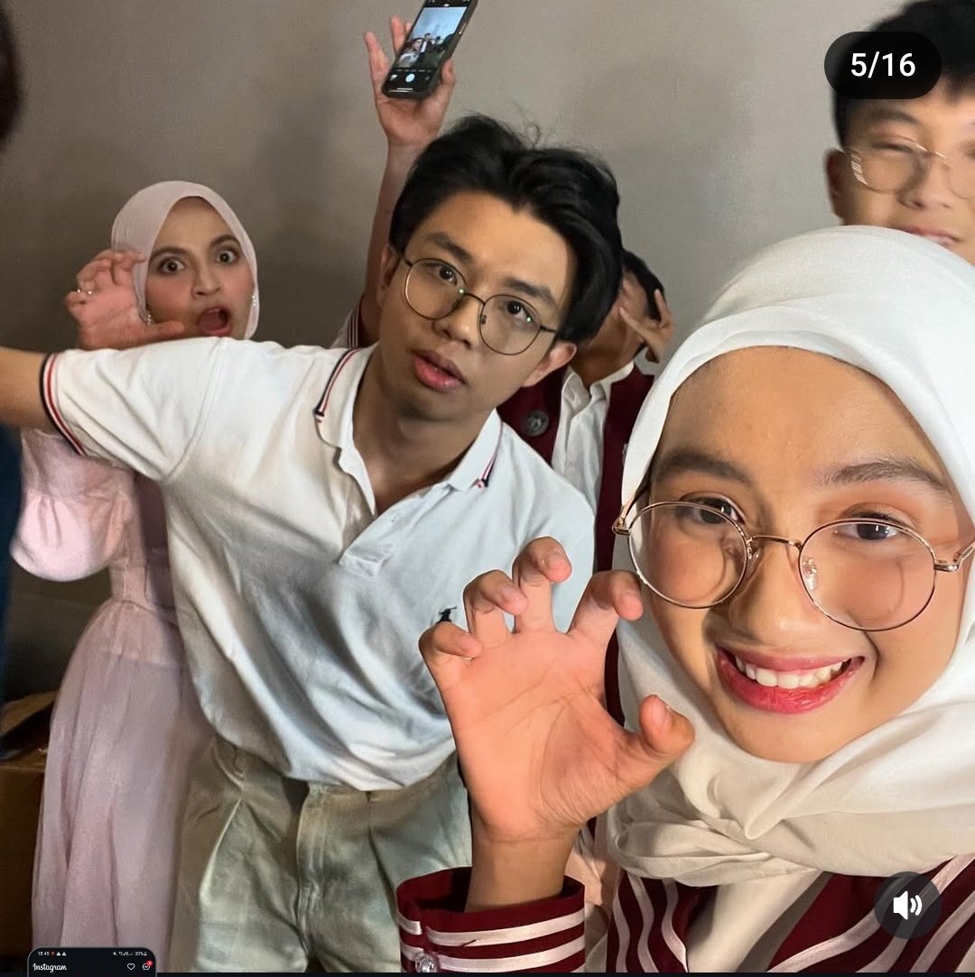 _thursdaybluess's tweet photo. lucuuuuu #imkevin #sandyourheart #sheika #syakirawr #thesen https://t.co/iomFKBSd1n