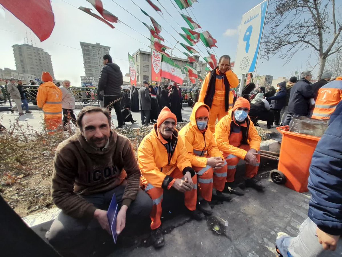 bent_aghel's tweet photo. سرگرم کار بودن
تا گفتم عکس
این ژست رو گرفتن🇮🇷✌

#انقلاب_امید
#پایتخت_انقلاب https://t.co/H8Yj8ilfl9