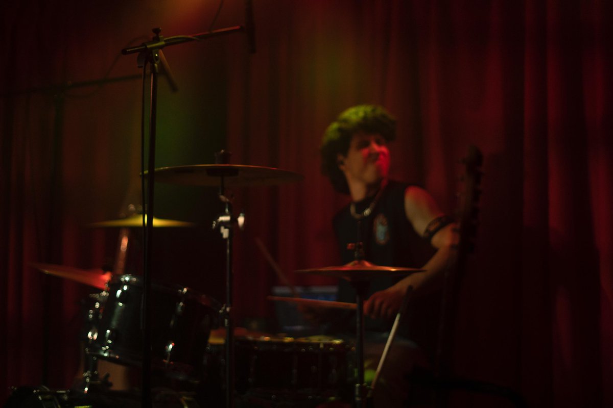 Yel (@somosyel) on Twitter photo Que gusssto de puto comienzo de gira, para siempre León ❤️🔥
Next stop Vigo 7 de abril en La Fábrica De Chocolate con <a href="/WeAreDTJ/">Diving Through Jellyfishes</a>
Pronto nuevas rolas, joderrr que ganas de todo 🤟🏻🥸 Que gusssto de puto comienzo de gira, para siempre León ❤️🔥
Next stop Vigo 7 de abril en La Fábrica De Chocolate con <a href="/WeAreDTJ/">Diving Through Jellyfishes</a>
Pronto nuevas rolas, joderrr que ganas de todo 🤟🏻🥸