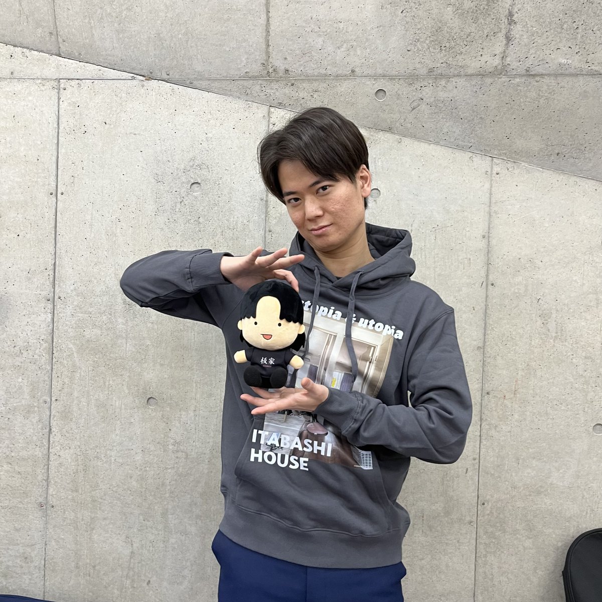 未使用 板橋ハウス コラボ パーカー ヴィレッジヴァンガード 黒 板橋ハウス】ヴィレッジヴァンガードでのコラボアイテムが店舗での発売