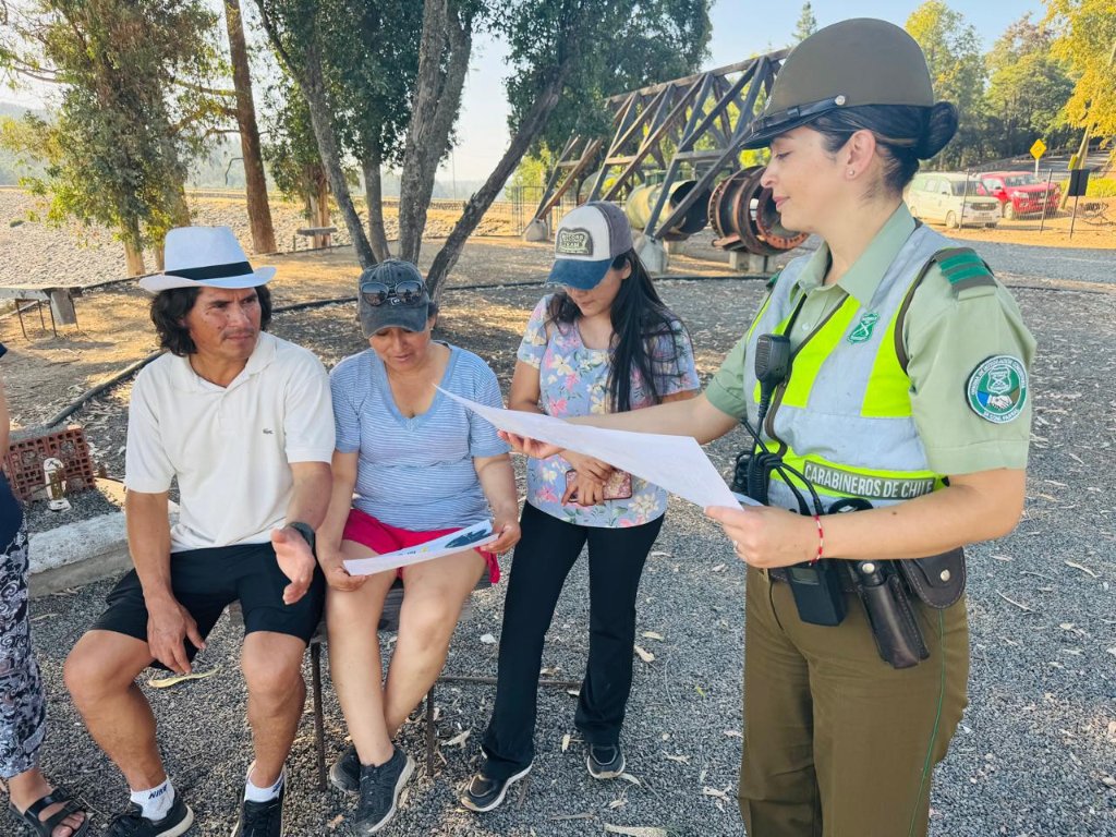 Carab_Maule's tweet photo. ✅ No utilizar herramientas que generen chispas o descargas eléctricas.
Se entregó material con recomendaciones, en está ocasión dirigido a los turistas y residentes de los sectores cordilleranos de #Digua y #Bullileo.
#OrdenyPatria https://t.co/1I0i8O7WJb