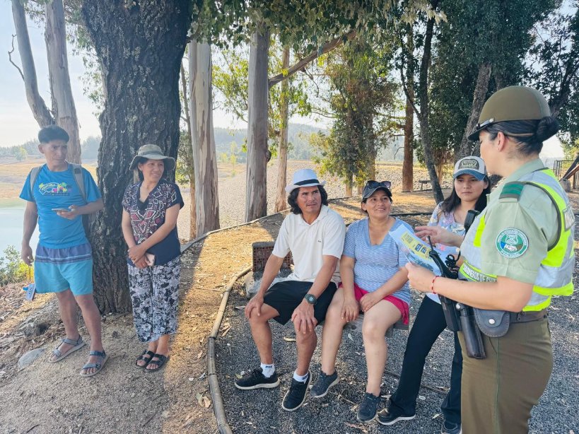 Carab_Maule's tweet photo. ✅ No utilizar herramientas que generen chispas o descargas eléctricas.
Se entregó material con recomendaciones, en está ocasión dirigido a los turistas y residentes de los sectores cordilleranos de #Digua y #Bullileo.
#OrdenyPatria https://t.co/1I0i8O7WJb