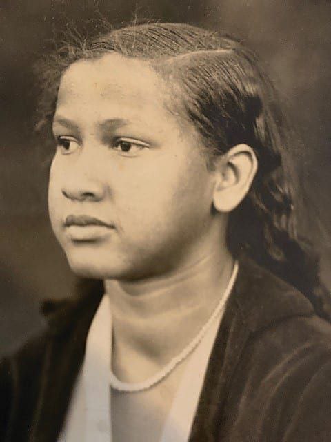 Docentes Feministas por la Coeducación (@dofemco) on Twitter photo En la semana de la mujer y la niña en la ciencia, hoy en <a href="/DoFemCo/">Docentes Feministas por la Coeducación</a> queremos hablar de Katherine Johnson, no tanto como increíble referente femenino sino más bien como ejemplo de una niña común, procedente de familia humilde, que, a pesar del racismo y clasismo con que le tocó En la semana de la mujer y la niña en la ciencia, hoy en <a href="/DoFemCo/">Docentes Feministas por la Coeducación</a> queremos hablar de Katherine Johnson, no tanto como increíble referente femenino sino más bien como ejemplo de una niña común, procedente de familia humilde, que, a pesar del racismo y clasismo con que le tocó