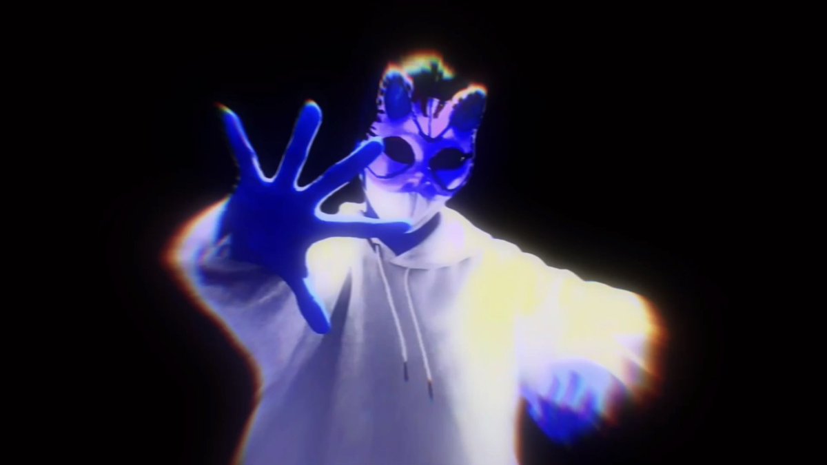 Goodskyforever's tweet image. インスピで、1番カッコいいBGMのMV制作しておりやすすすいか。からす。すいか。