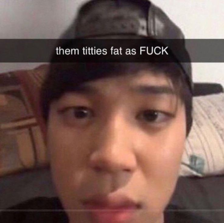 m1rimini's tweet photo. me scrolling through the tl liking every single boob pic https://t.co/nIRzqOe7AU