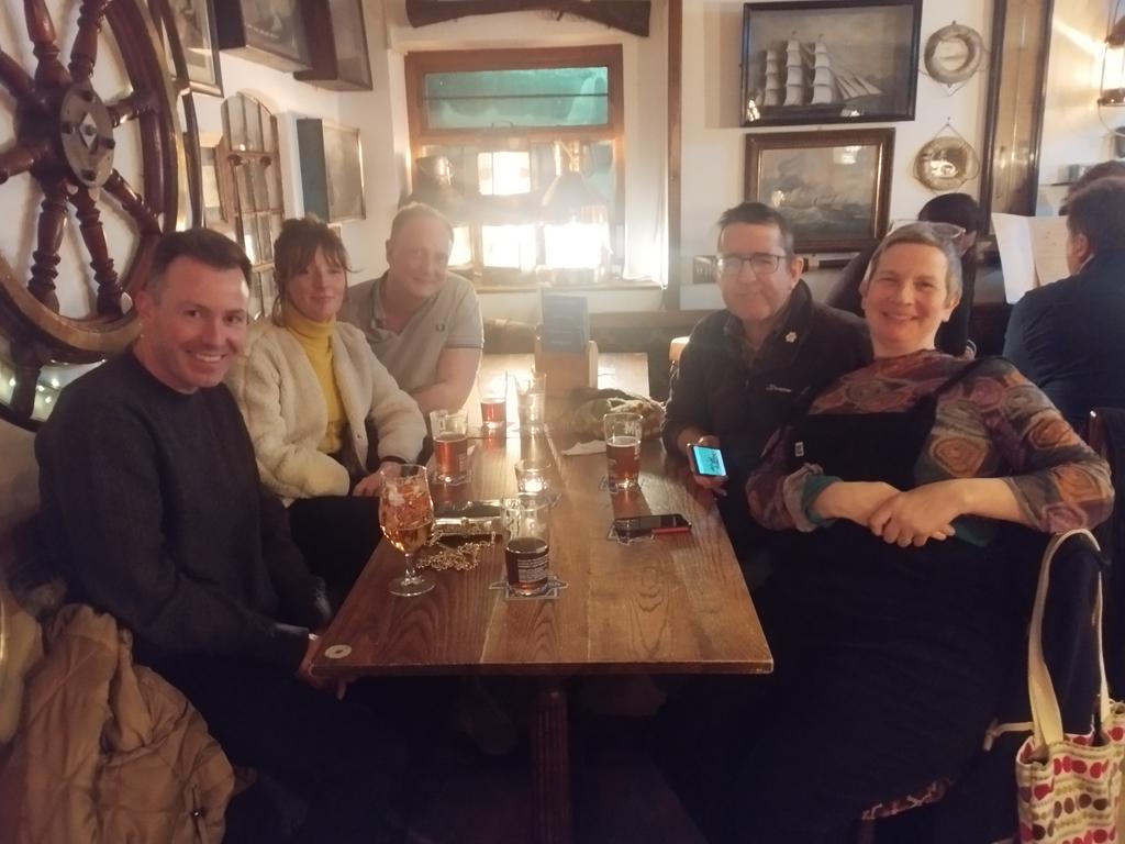 Had a great weekend catching up with fellow horticulturists / botanists Sophie Walwin, Andrew Gdaniec, @SimonGulliver4 and Abby Gulliver. Enjoyed sharing <a href="/Ventnor_Botanic/">Ventnor Botanic Garden</a> with them and of course <a href="/SpyglassInn/">The Spyglass Inn</a> 🌴🌵🍻